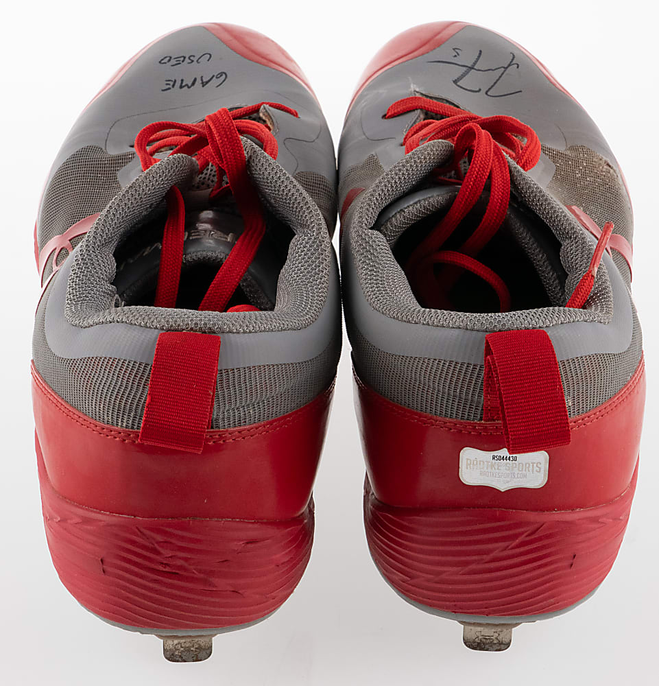 Freddie Freeman Signed Game-Used Cleats with Full JSA LOA