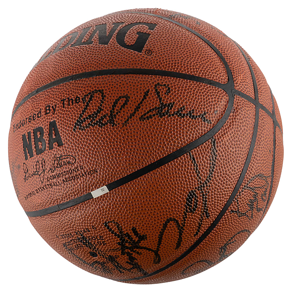 1997-1998 Los Angeles Lakers Team-Signed Basketball with (17) Signatures Including Shaquille O'Neal & Kobe Bryant - Full JSA LOA & Lakers LOA