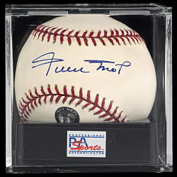 Willie Mays Single-Signed OML/Selig Baseball - PSA/DNA Graded MINT+ 9.5