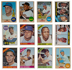 1966-1969 Topps Collection (39) with (17) Hall of Famers Including Aaron, Clemente & Mays
