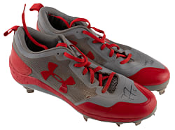 Freddie Freeman Signed Game-Used Cleats with Full JSA LOA