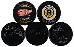Hockey Puck Single-Signed Collection (5) with (2) Gordie Howe & Bobby Hull