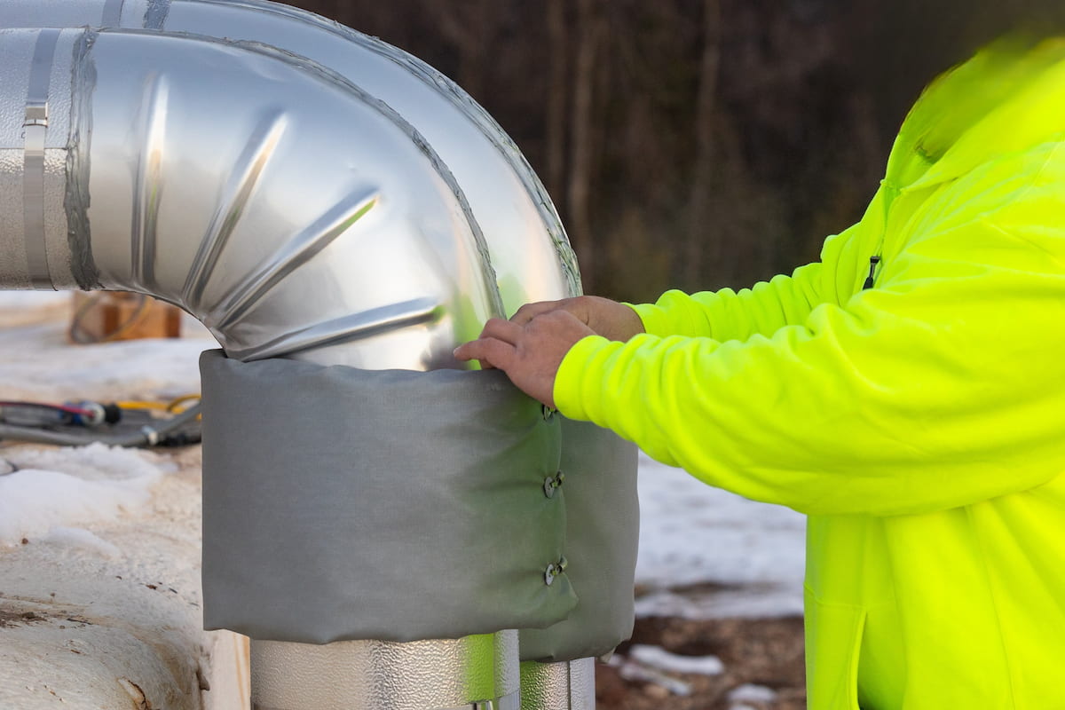 Metal jacketing insulation