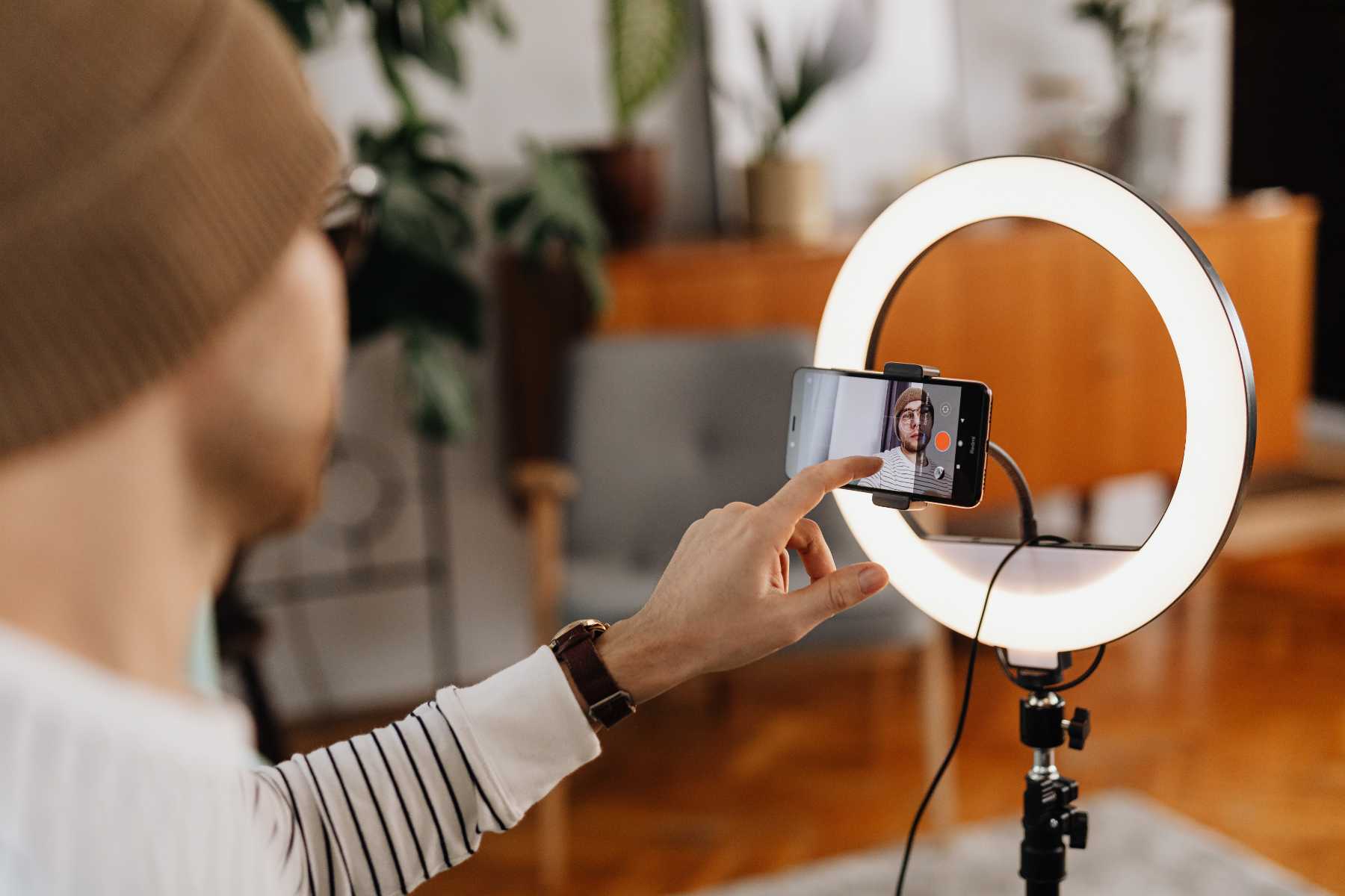 Lighting for online Airbnb Experience and Hustle Pads virtual events