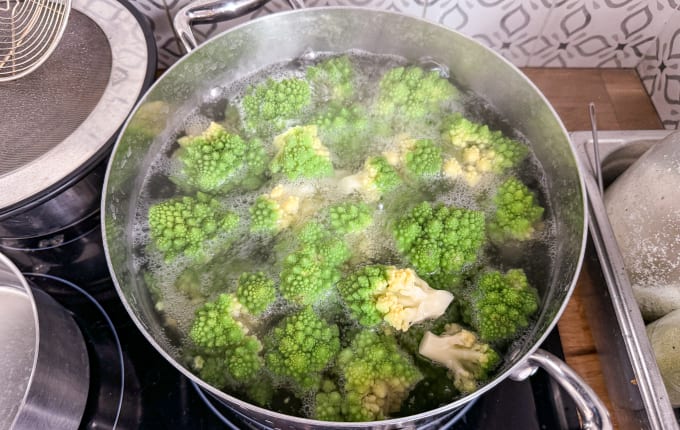 Cuire le chou romanesco à l'anglaise - Technique culinaire : recette