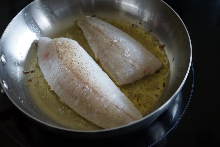 Filets de turbot sautés au beurre et poivre de Sichuan - Recette par