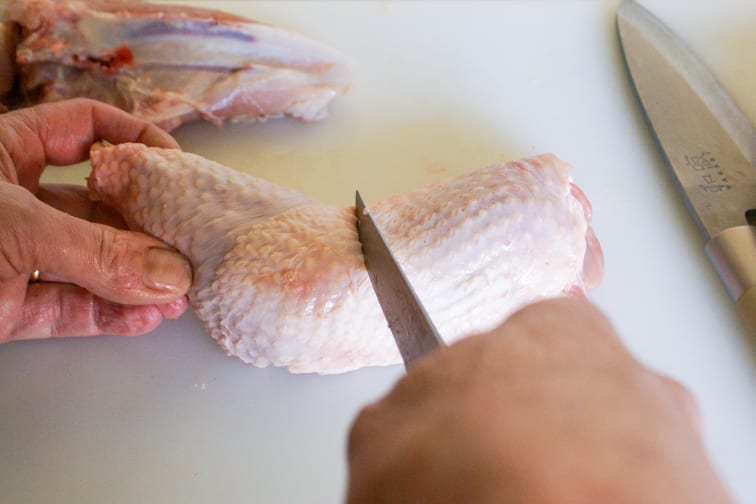 Découper une volaille à cru en 8 morceaux - Découpe pour gros poulet