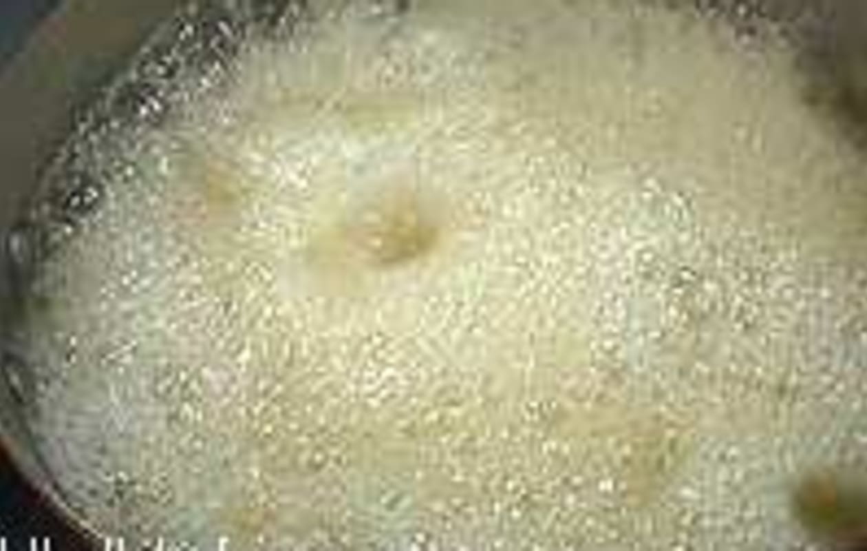 Nougat glacé : la meringue au miel cuit - Etape 2