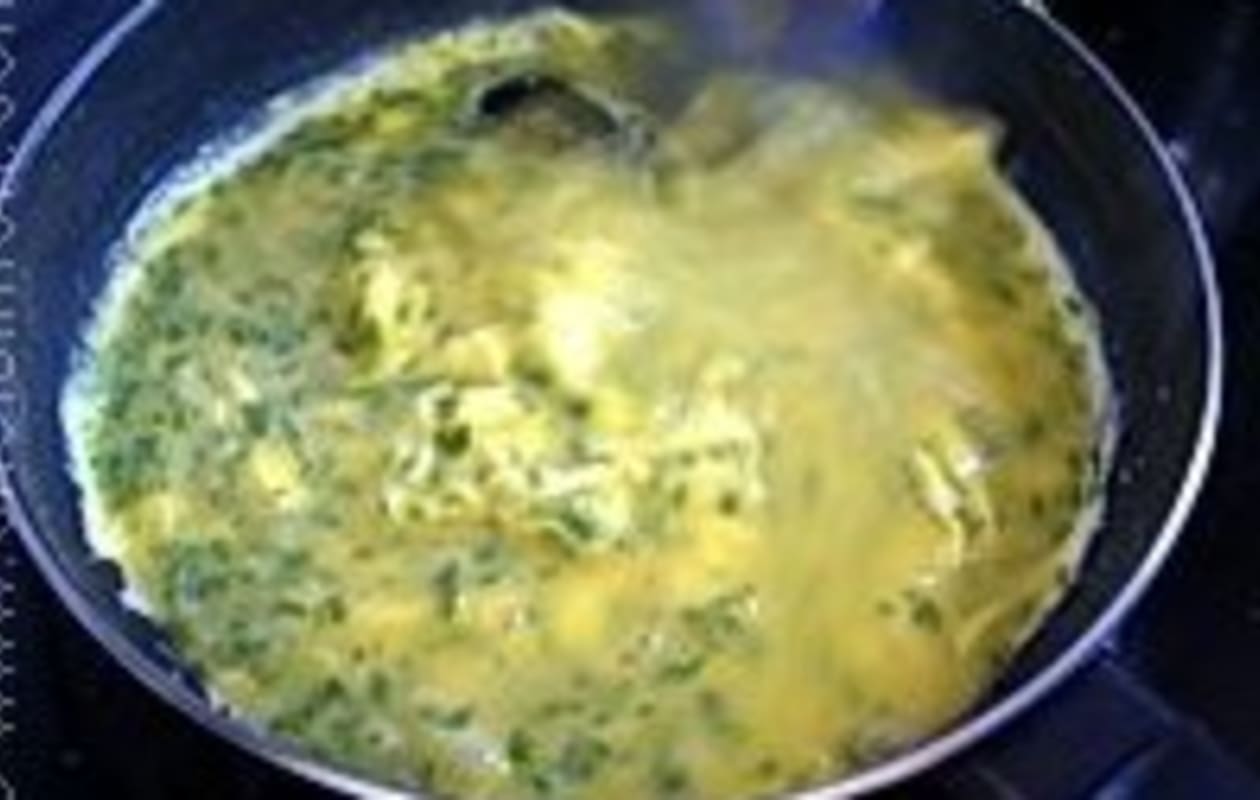 Omelette roulée aux fines herbes - Etape 5