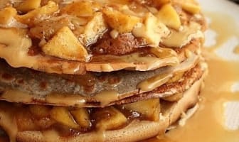 Gâteau de crêpes aux pommes et poires