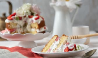 Layer cake fraises ricotta et miel