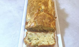 Cake aux olives et au thon