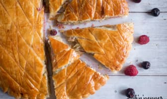 Galette des rois aux fruits rouges sans frangipane