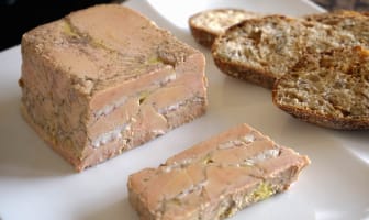 Terrine de foie gras à l'anguille fumée