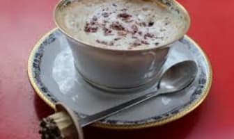 Mousse de lait sur un cappuccino