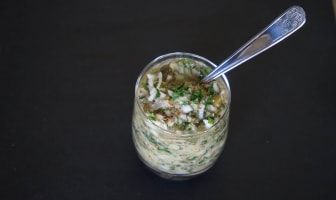 Pot de sauce ravigote