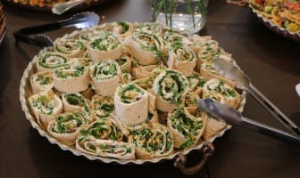 Wraps au pain lavash découpés en rondelles