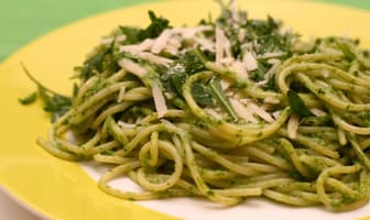 Spaghetti au pesto de roquette