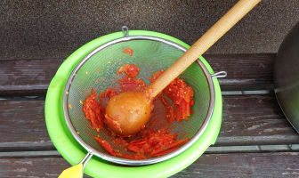 Préparation d'une purée de tomates