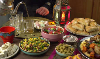 Repas traditionnel pour célébrer l'aïd