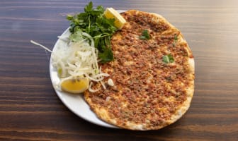 Pizza turque lahmacun 