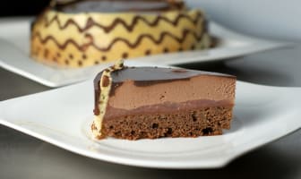 Entremet poire/chocolat, biscuit joconde