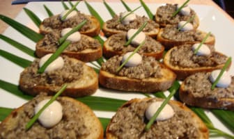 Toast Duxelles, truffes et crème fraîche