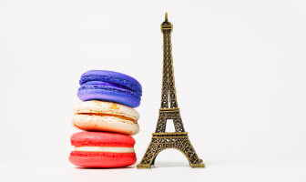 Macarons tricolores et Tour Eiffel