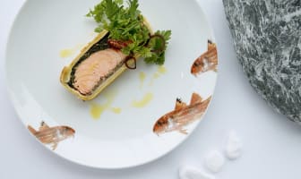 Assiette de koulibiac de saumon