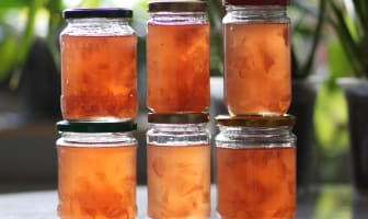 Pots de gelée de rose fait maison