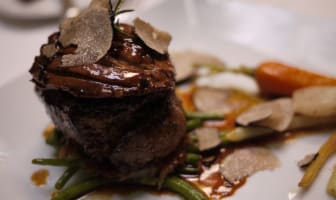 Tournedos Rossini avec truffes et sauce Madère