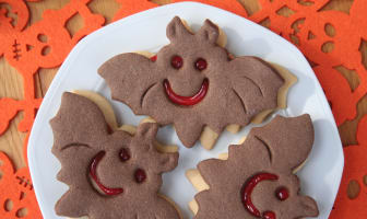 Biscuit en forme de chauve-souris, à la confiture