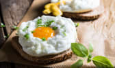Oeuf nuage sur toast