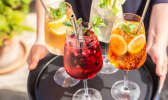 9 façons de servir mojito, spritz et caïpirinha qui vont transformer votre fête des mères en journée inoubliable