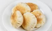 Assiette de batbouts fraîchement préparés
