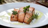 Assiette de saumon frais cuit