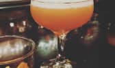 Cocktail Champs Elysées au cognac, citron et chartreuse