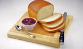 Pain de mie tranché et confiture