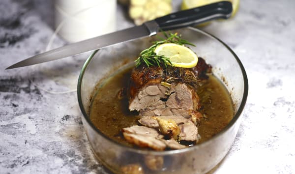 Joyeuses Pâques ! Celui qui rate la cuisson de l'agneau va au coin !