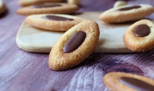 E.T... gâteaux... confiseries... maison...