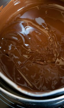 Tempérage du chocolat dans un russe