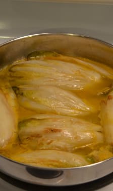 Endives braisées dans une sauteuse