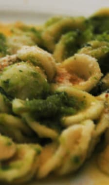 Plat d'orecchiette aux cime di rapa