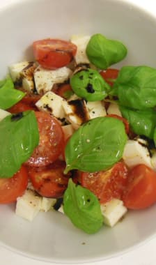 Salade tomate, mozzarella, basilic