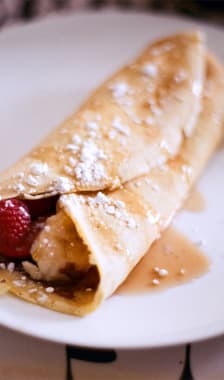 Crêpe sucrée, banane, framboise