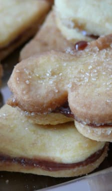 Biscuits fourrés à la pâte à tartiner aux Carambar