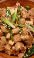 Tofu frit et oignons verts