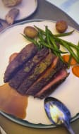 Onglet de boeuf et petits légumes