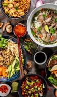 Assortiment de plats de cuisine asiatique
