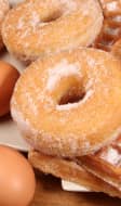 Beignets, gaufres et oeufs